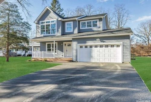 594 Canal Rd, Mount Sinai, NY 11766-3307