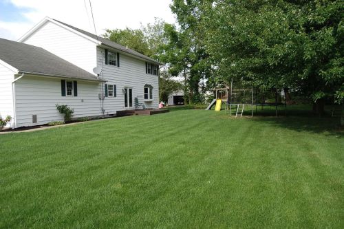 5900 Hereford Ln, Nashport, OH 43830-9569