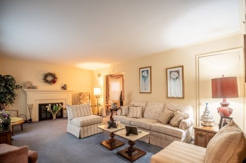 956 Mayfield Rd, Hermitage PA  16150-1846 exterior