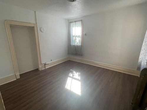 307 Graham St, Pittsburgh PA  15206-2839 exterior