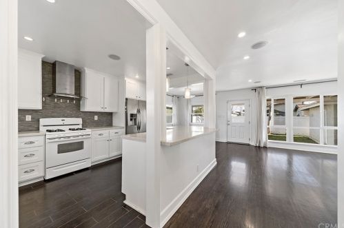 3122 Senasac Ave, Long Beach, CA 90808-3821