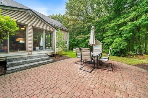 3 Arrowhead Dr, Concord NH  03304-5013 exterior