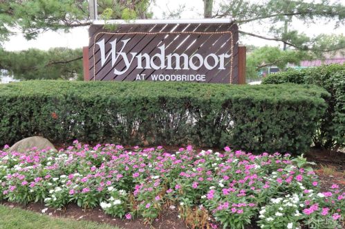 1330 Cricket Ln, Woodbridge NJ  07095-4402 exterior