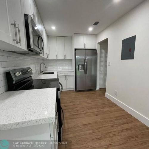 10716 10th St, Hollywood, FL 33026-4001