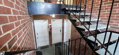 8121 Daly Rd, Cincinnati OH 45231-5702 exterior