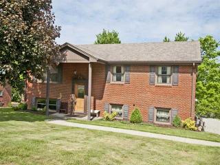841 Mcwilliams Dr, Houston, PA 15342-1218