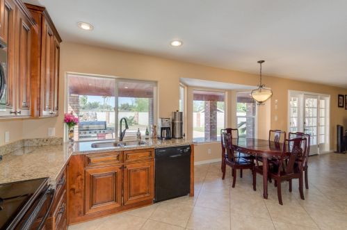 4536 Villa Theresa Dr, Glendale AZ 85308-8258 exterior