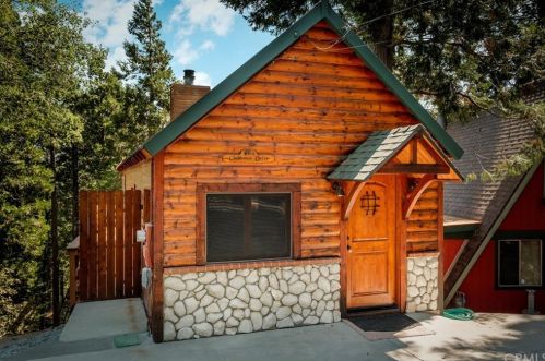 605 Clubhouse Dr, Twin Peaks, CA 92391-0455