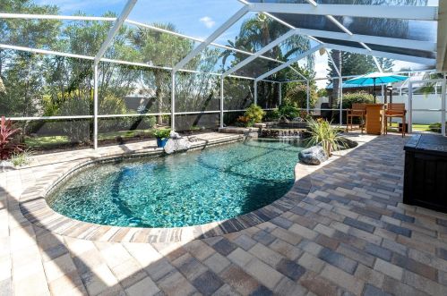 375 Tavernier Cir, Oldsmar, FL 34677-4628