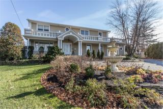 327 Clearview Ct, East Massapequa, NY 11758-8503