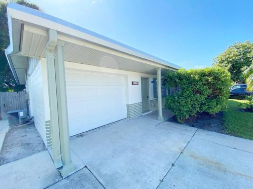 3414 Monticello St, Tarpon Springs, FL 34690-1835