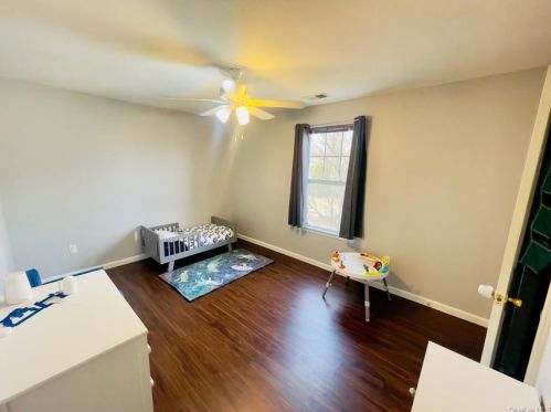 5 Cornwall Ln, Middletown NY  10940-5077 exterior