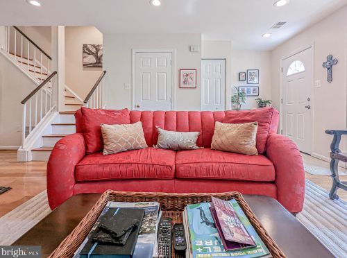 12169 Presidio Way, Woodbridge VA  22192-1052 exterior