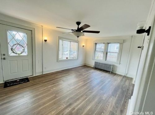 3979 William St, Seaford, NY 11783-2135