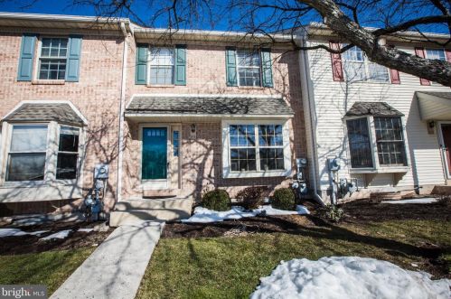 211 Cherrywood Ct, Pottstown, PA 19464-9230