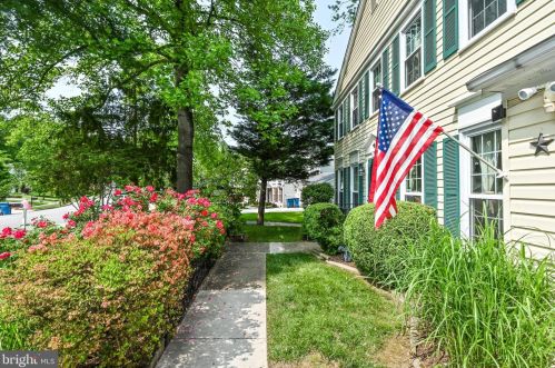 6119 Lundy Pl, Springfield VA  22015-3432 exterior