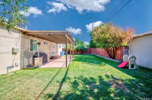 4255 Petaluma Ave, Lakewood CA  90713-3322 exterior