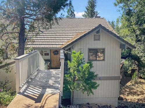 40697 Foxboro Ct, Bass Lake, CA 93604-9730