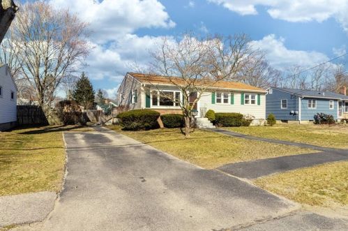 67 Asylum Rd, Warwick, RI 02886-8001