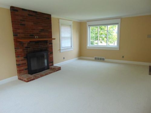 1811 Mount Royal Blvd, Glenshaw PA  15116-1007 exterior