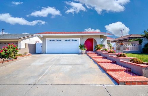 323 229th St, Long Beach, CA 90745-4913