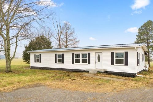 2127 Woodlawn Rd, Woodlawn, TN 37191-9013