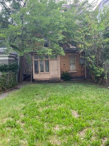 702 12th Ave, Whitaker PA  15120-2016 exterior