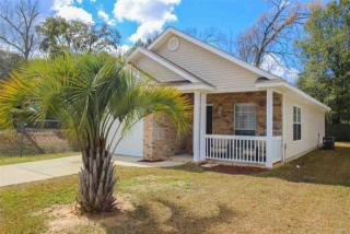 5813 Last Big Tree Ln, Pensacola, FL 32505-2247