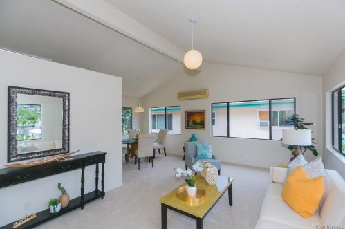 99-687 Meaala St, Aiea, HI 96701