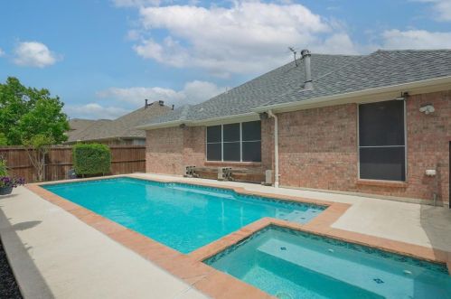 2605 Cross Haven Dr, Lewisville TX  75028-2484 exterior