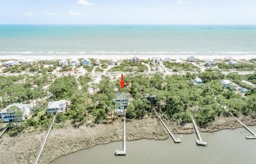 1673 Gulf Beach Dr, Saint George Island FL  32328-3107 exterior