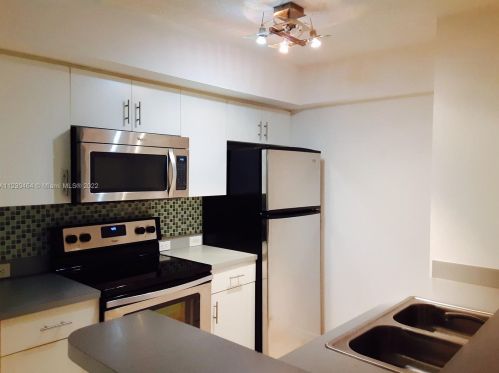 620 111th Ave, Hollywood, FL 33025-6925