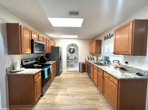 2062 Floresta Dr, Fort Pierce FL  34984-4706 exterior