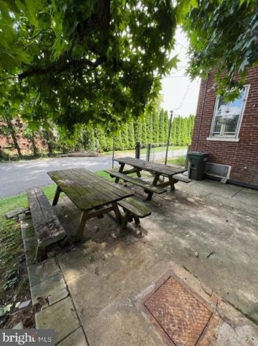 1553 New Holland Pike, Lancaster PA 17601-5653 exterior