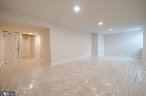 706 Hornblende Ave, Kennett Sq PA  19348-3614 exterior