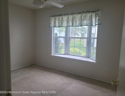 21 Linton Close, East Freehold NJ 07728-3816 exterior