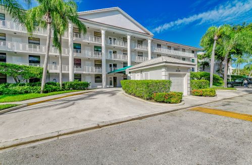 3636 Whitehall Dr, West Palm Beach, FL 33401-1089