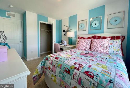 422 Grainery Way, Seaford DE  19973-7611 exterior