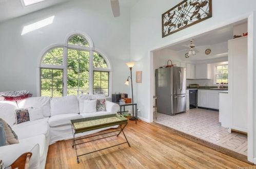 3 Hemlock Dr, Mahopac NY  10541-5357 exterior