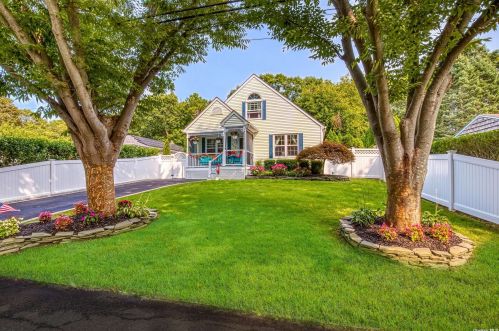 317 Tyler Ave, Miller Place, NY 11764-3422