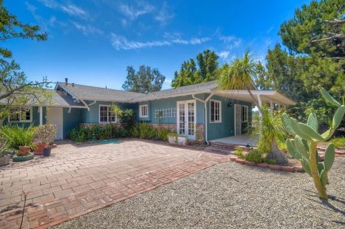 1841 Foothill Dr, Vista, CA 92084-4715