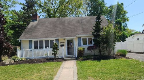 18 Gate, Copiague, NY 11726-3214