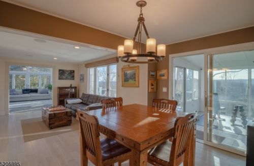 22 Crag Pl, Skyline Lakes NJ  07456-1814 exterior