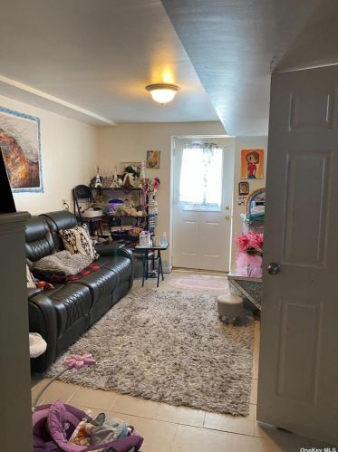 112 Juniper St, Central Islip NY  11722-3852 exterior