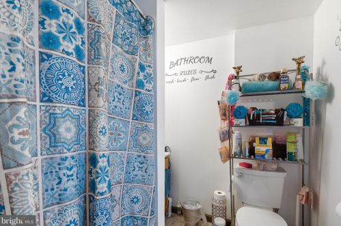 41 Roosevelt St, West Deptford NJ  08066-1028 exterior