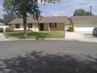 643 Pine Ave, Rialto CA  92376-5262 exterior