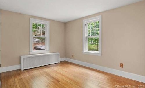 307 Berkshire Rd, Sandy Hook CT  06482-1511 exterior