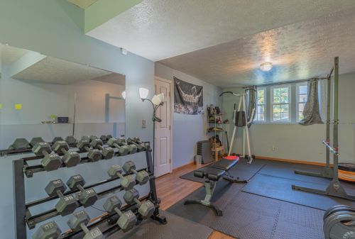 458 Ripple Crk Dr, Covington KY 41018-2694 exterior