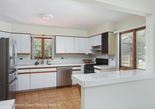 237 Shore Dr, Monmouth Hills NJ  07732-1567 exterior