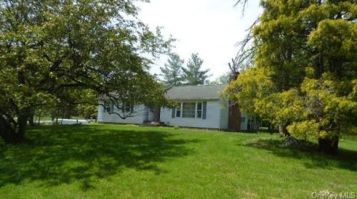 800 Syska Rd, Crotonville, NY 10562-1424